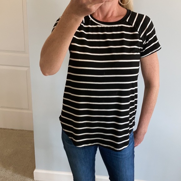 Short Sleeve Black & White Tee - Picture 6 of 10